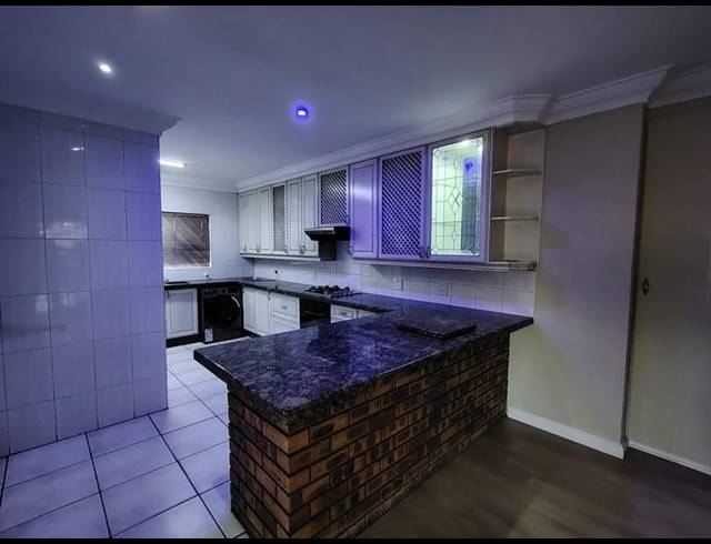 3 BEDROOM CLUSTER FOR SALE IN BARDENE